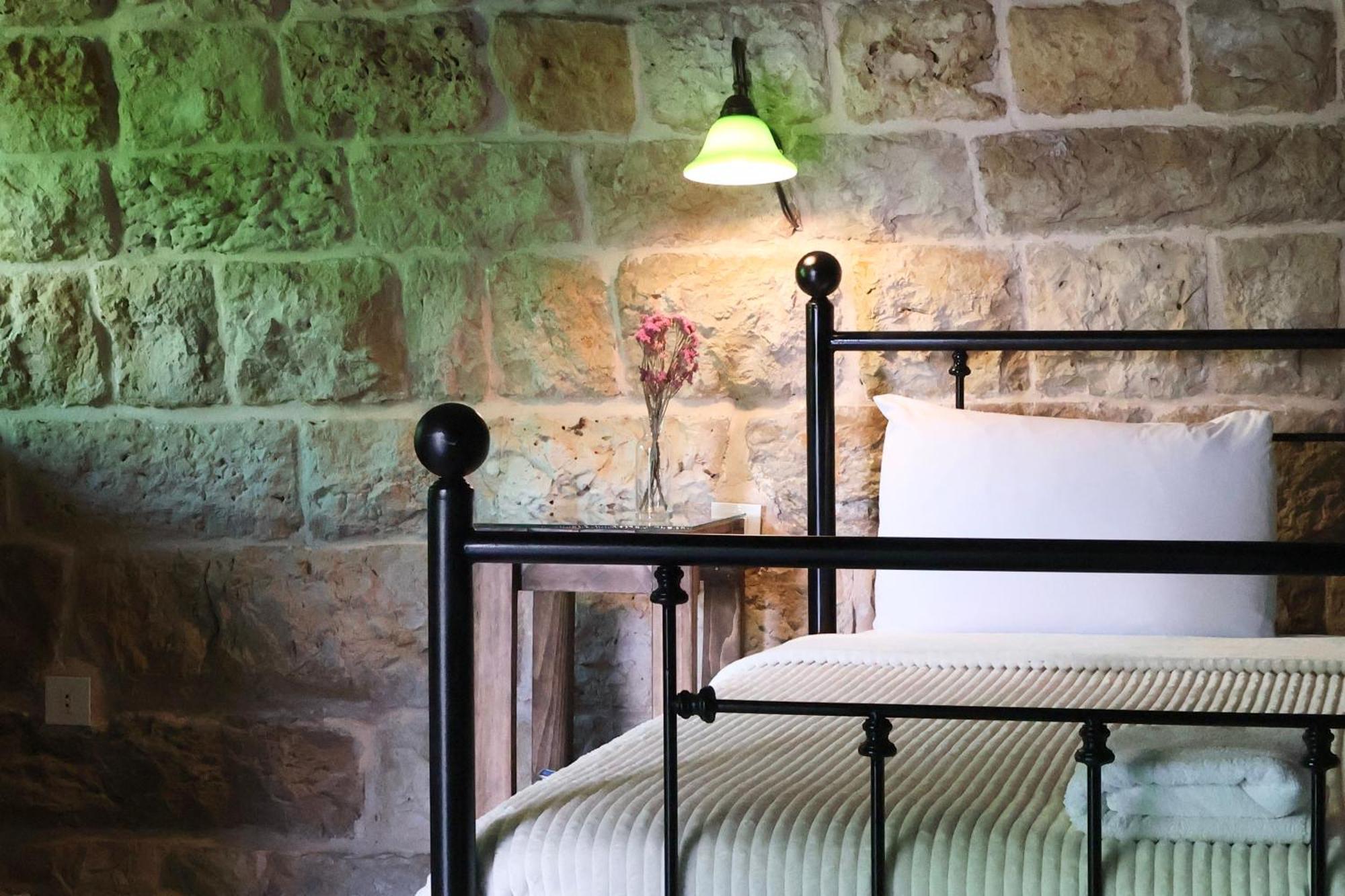 Hotel Stone Cellars Douma Esterno foto