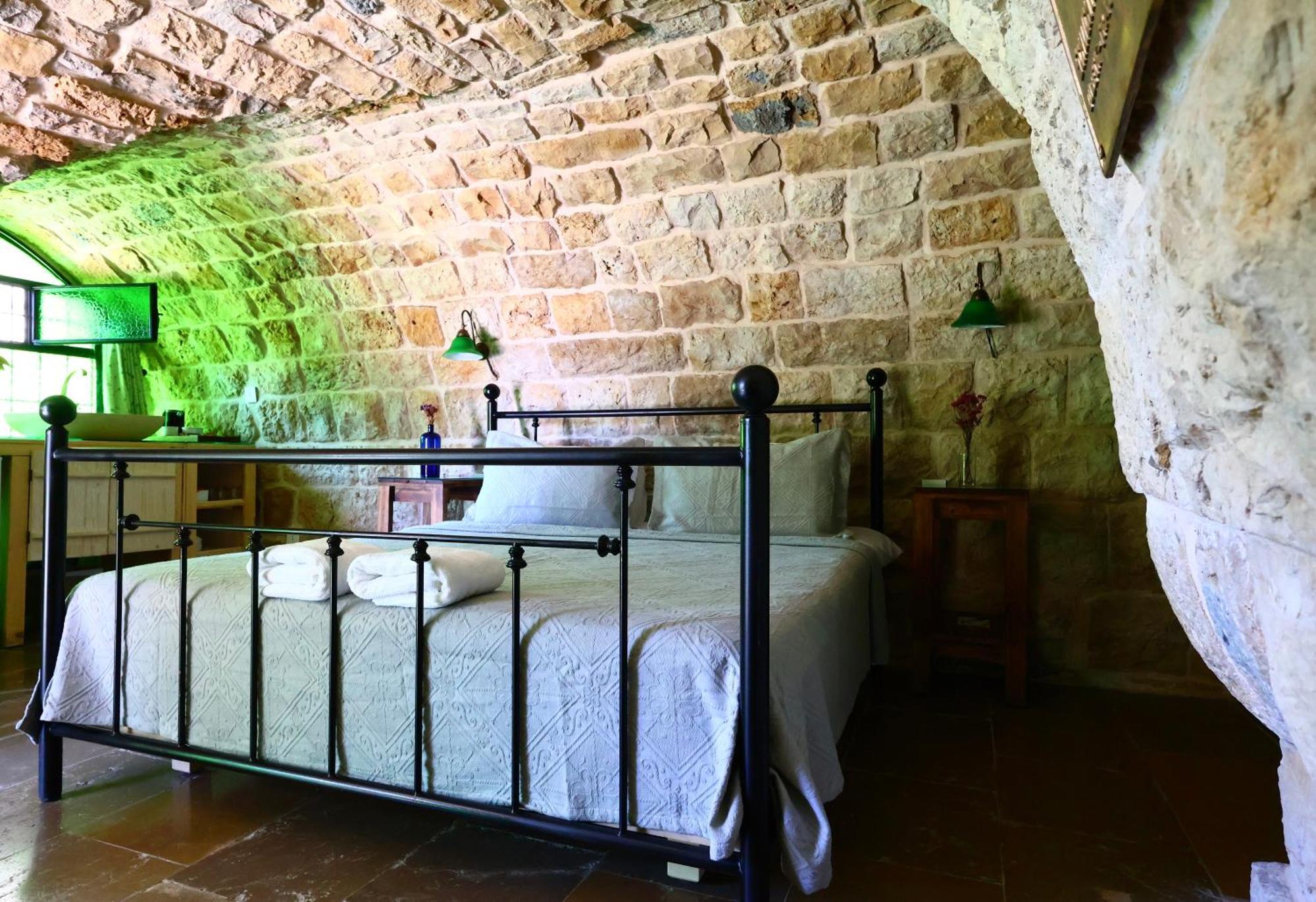 Hotel Stone Cellars Douma Esterno foto